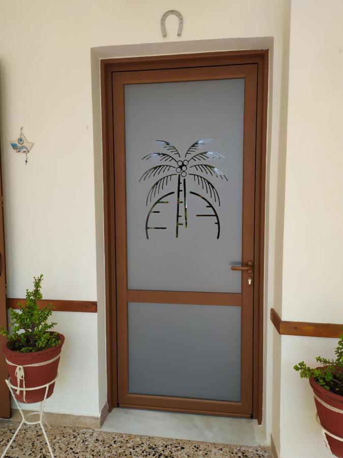Finikas Rooms Agia Marina  Eksteriør bilde