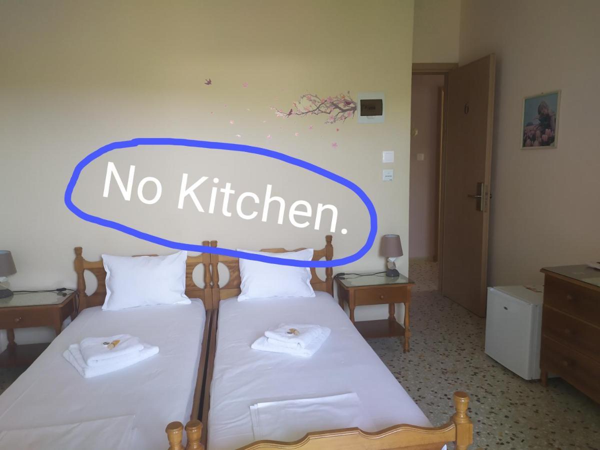 Finikas Rooms Agia Marina  Rom bilde