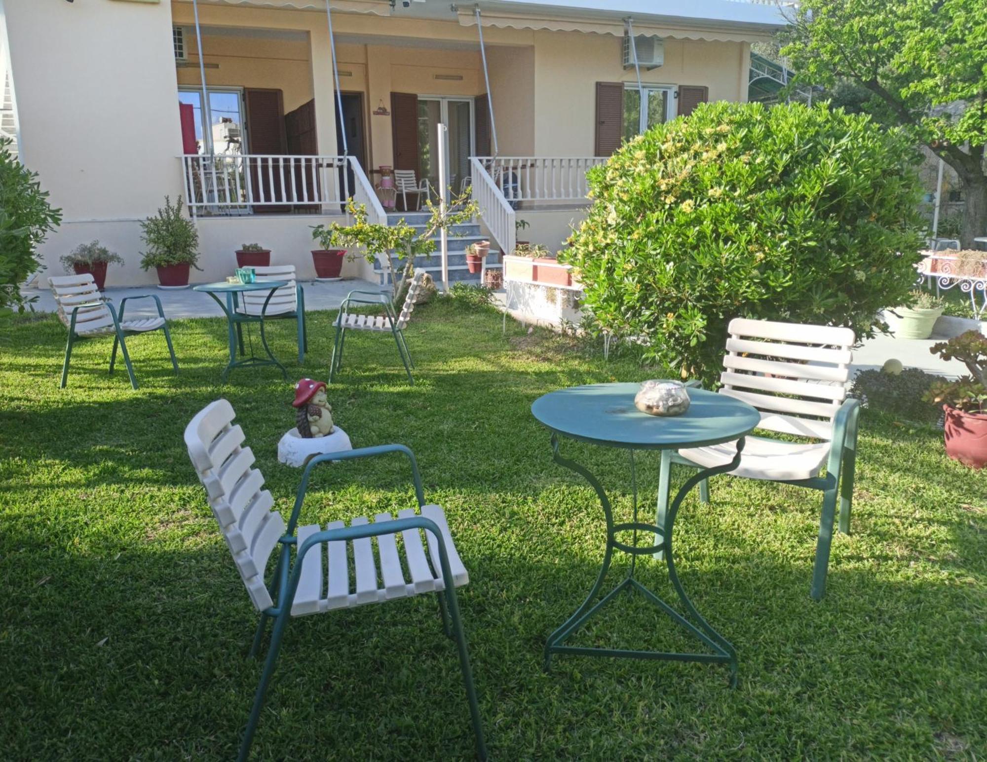 Finikas Rooms Agia Marina  Eksteriør bilde