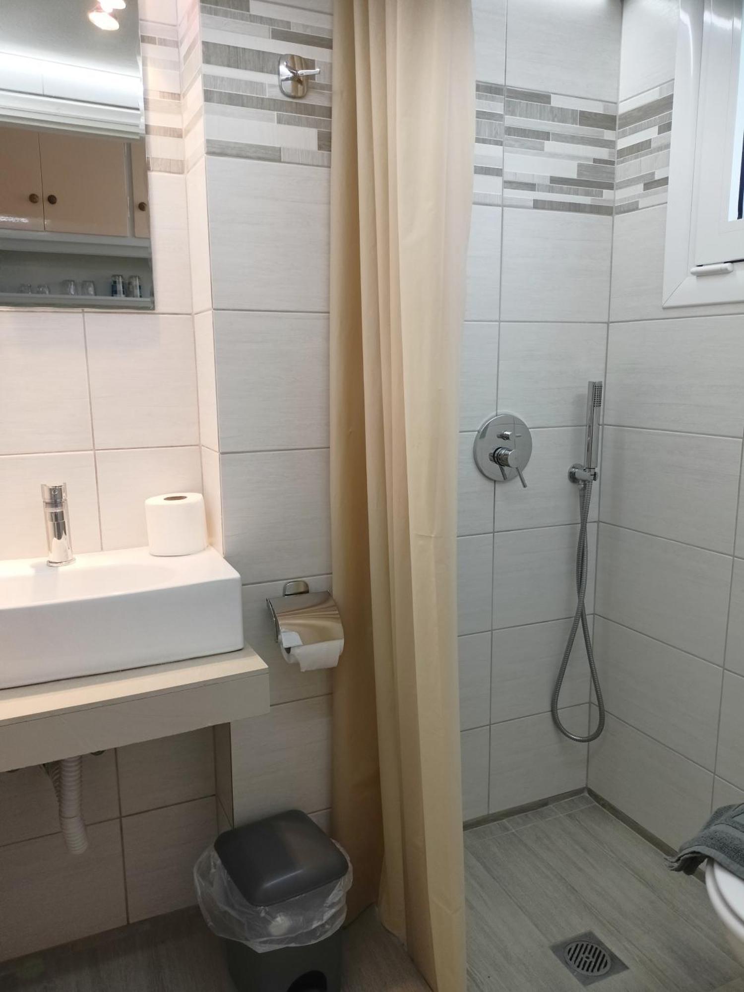 Finikas Rooms Agia Marina  Rom bilde