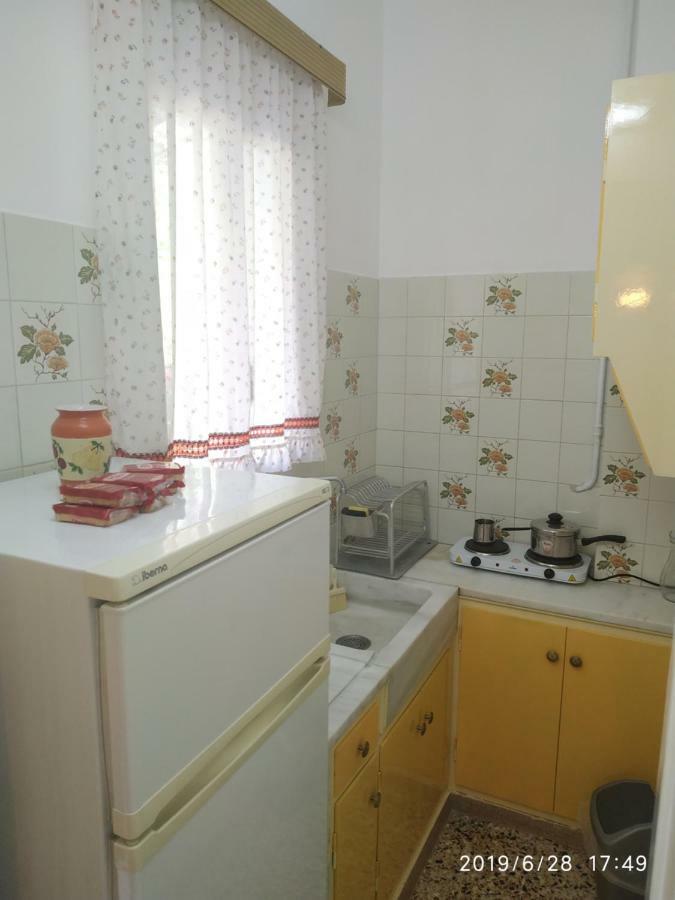 Finikas Rooms Agia Marina  Eksteriør bilde